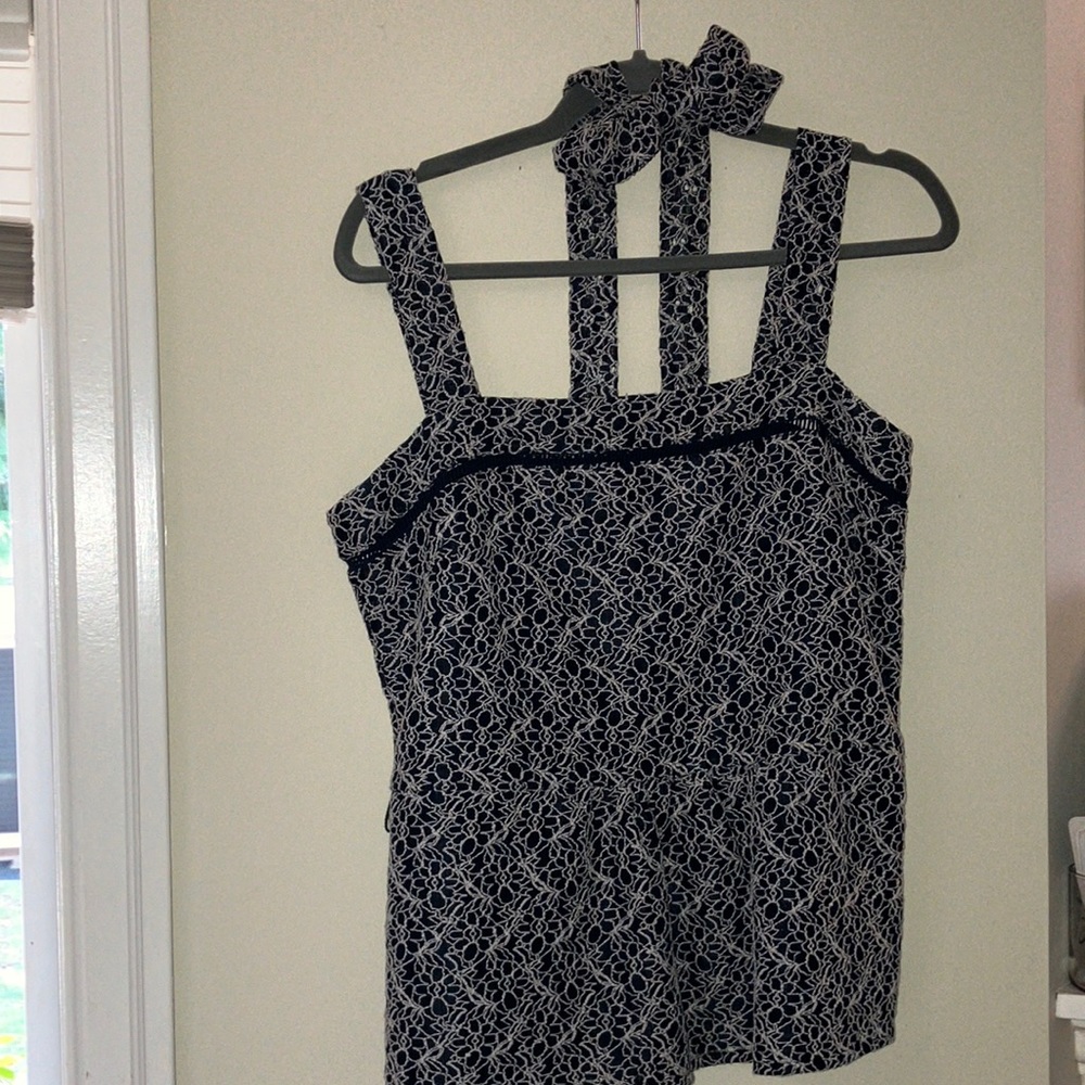 Banana Republic- Stunning  summer tank with belt. Woman’s Medium